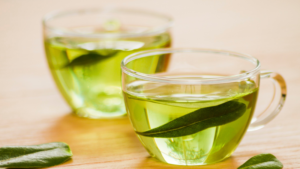 Trà xanh có giảm axit uric không?