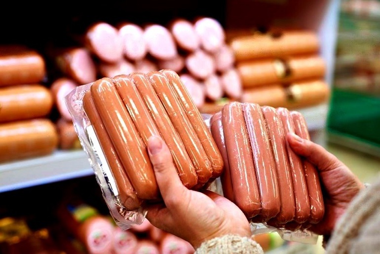 Người bị gout có ăn được xúc xích không?