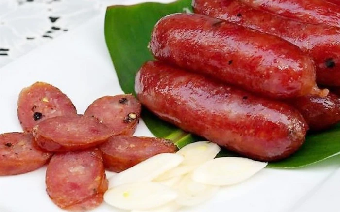 Người bị gout có ăn được lạp xưởng không?